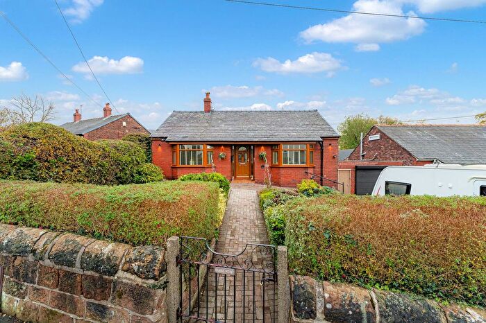 2 Bedroom Bungalow For Sale In Bankes Lane, Weston Village, WA7