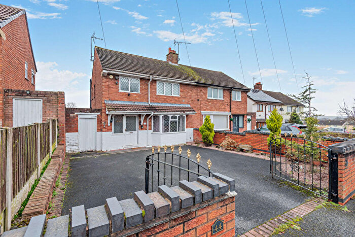 3 Bedroom Semi-Detached House For Sale In Tennyson Road, Stafford, ST17