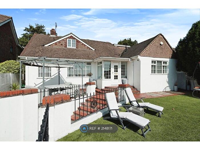4 Bedroom Detached House To Rent In Carden Hill, Brighton, BN1