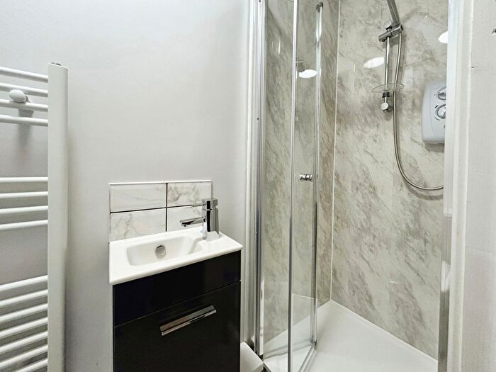 5 Bedroom Property To Rent In River Street, Treforest, Pontypridd, CF37