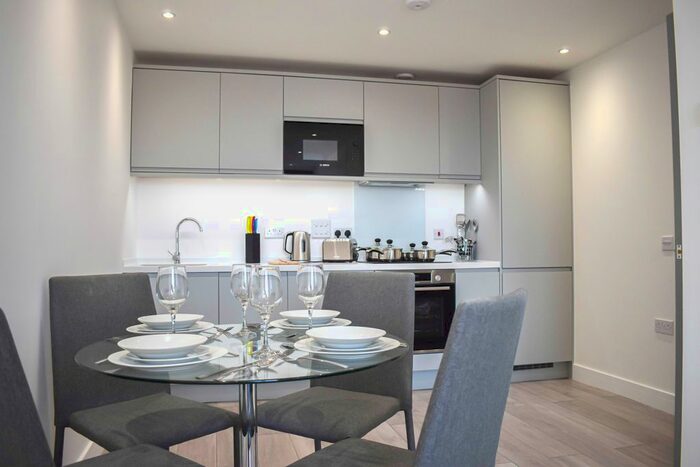 2 Bedroom Flat To Rent In Carlton House, New London Road, Chelmsford, Essex, CM2