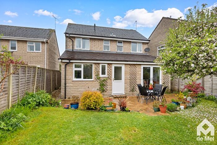 4 Bedroom Detached House For Sale In Pear Tree Close, Woodmancote, GL52