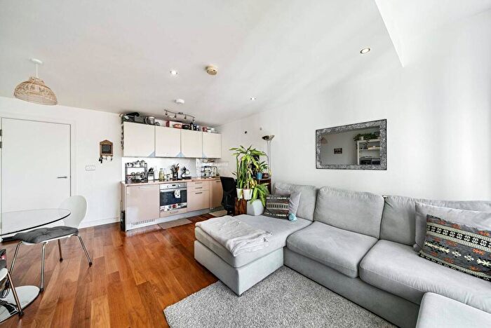 1 Bedroom Flat To Rent In Masons Avenue, Croydon, CR0