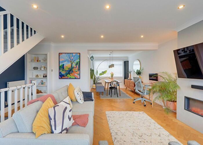 2 Bedroom Flat To Rent In Ashington Court, Westwood Hill, Sydenham, SE26