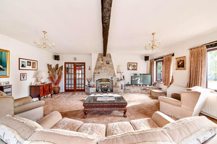 4 Bedroom Detached Bungalow For Sale In The Willows, Wakefield Road, Lepton, HD8
