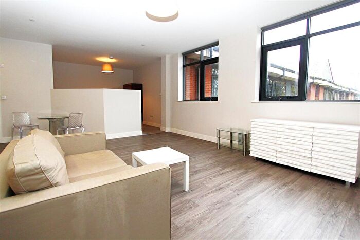 Studio To Rent In Dawsons Square, Pudsey, LS28