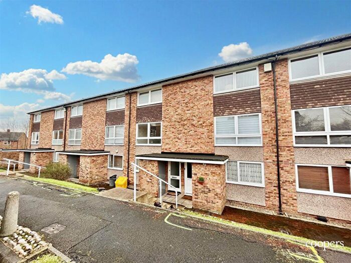 2 Bedroom Maisonette To Rent In Seaford Close, Ruislip, HA4