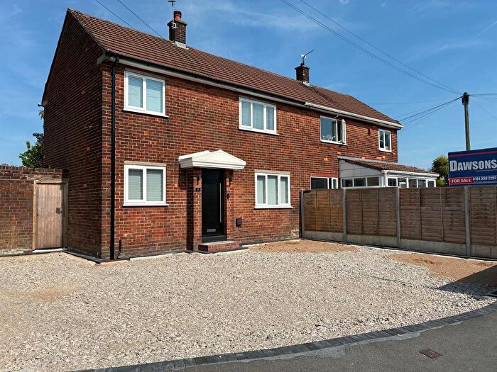 3 Bedroom Semi-Detached House For Sale In Stephens Road, Stalybridge, SK15