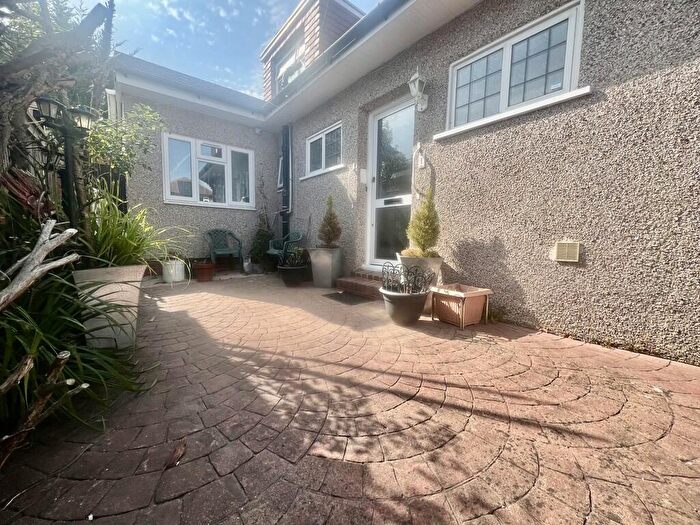 Studio To Rent In Ivy Close, Pinner, HA5