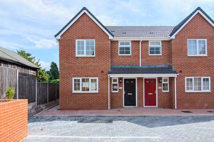 2 Bedroom Property To Rent In Queen Street, Chasetown, Burntwood, WS7