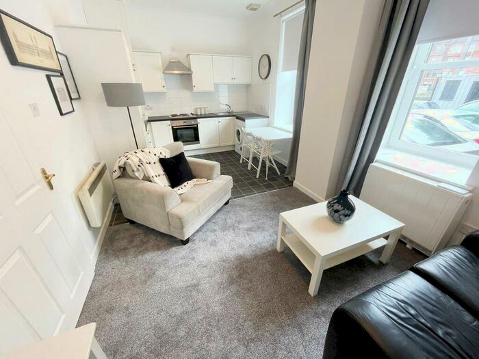 2 Bedroom Flat To Rent In Duke Street, Dennistoun, Glasgow, G31