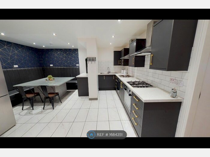 8 Bedroom Semi-Detached House To Rent In Charter Avenue, Coventry, CV4