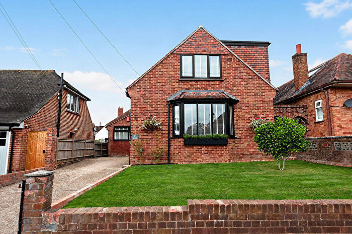 3 Bedroom Detached House For Sale In East Cosham Road, Drayton, PO6