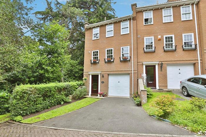 4 Bedroom End Of Terrace House For Sale In Branksome Wood Road, Bournemouth, Dorset, BH4