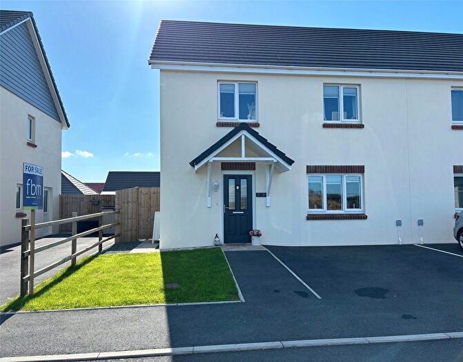 3 Bedroom Semi-Detached House For Sale In St. Peters Way, Steynton, Milford Haven, SA73