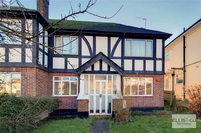 2 Bedroom Property To Rent In Goring Way, Greenford UB6