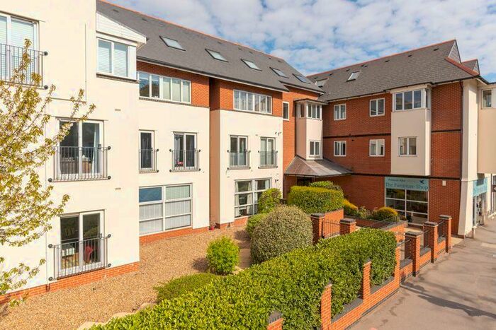 1 Bedroom Flat To Rent In St. Clements House, Walton-On-Thames, KT12