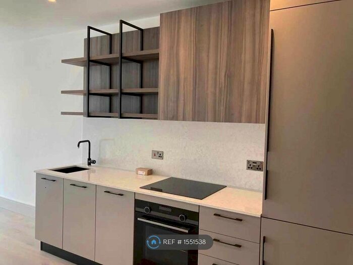 2 Bedroom Flat To Rent In Clapham Road, London, SW9