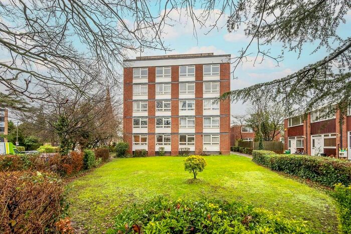 2 Bedroom Flat To Rent In Putney Heath Lane, Putney Heath, London, SW15
