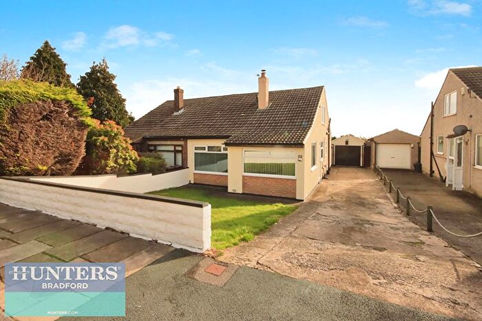 3 Bedroom Semi Detached Bungalow For Sale In Glendale Drive Bradford, West Yorkshire, BD6