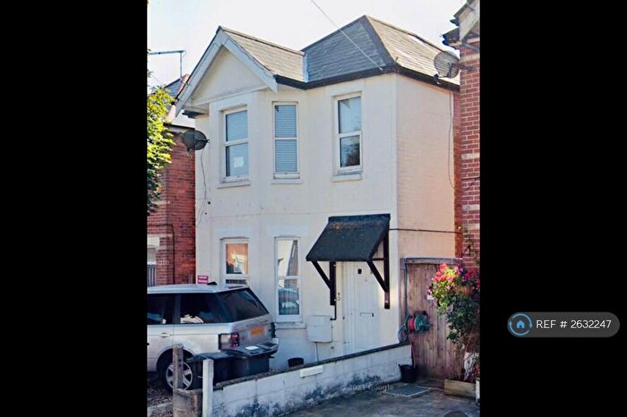 2 Bedroom Flat To Rent In Paisley Road, Bournemouth, BH6