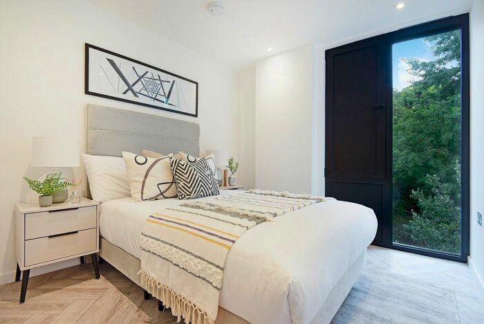 2 Bedroom Flat To Rent In Avenue Road, London, N6