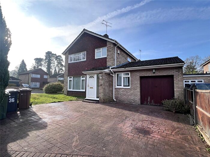 3 Bedroom Detached House To Rent In Charthouse Road, Ash Vale, Aldershot, Surrey, GU12