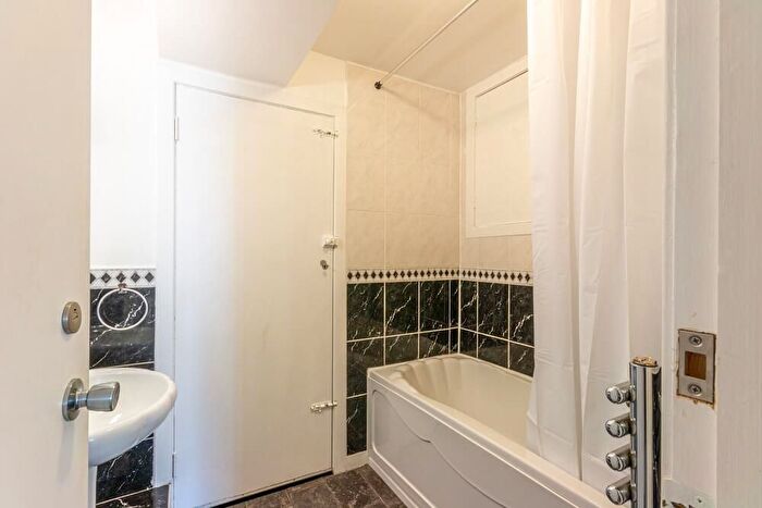 1 Bedroom Flat To Rent In Dean Bank Lane, Edinburgh, EH3
