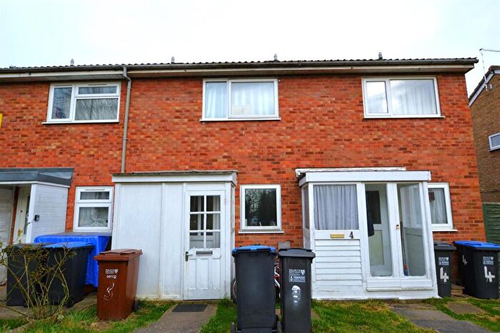 2 Bedroom Terraced House For Sale In Rickfield Close, Hatfield, AL10