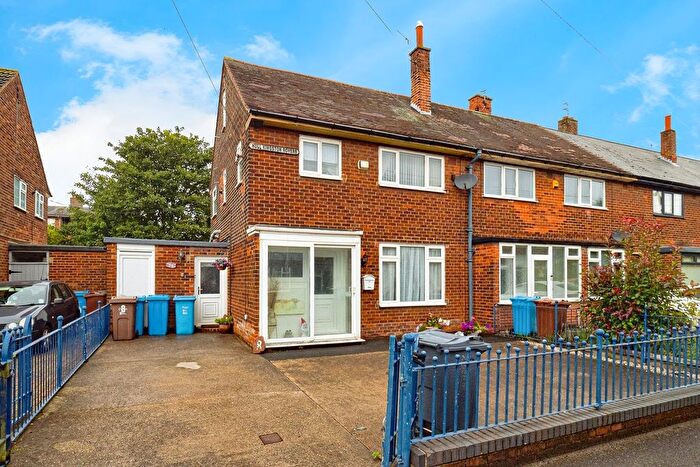 3 Bedroom Terraced House For Sale In Bransdale Grove, Hull, HU9