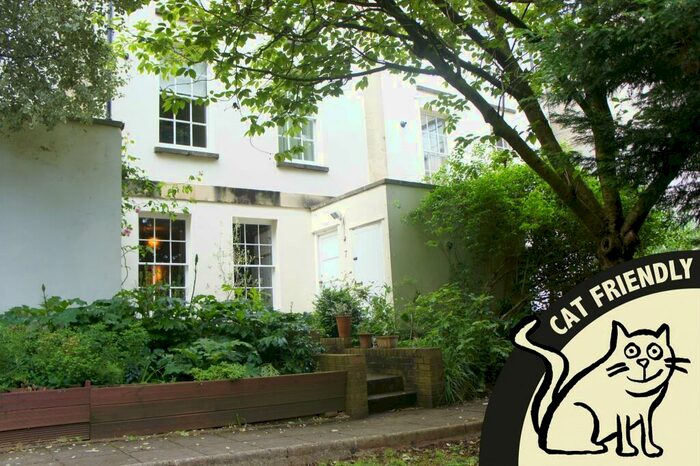 2 Bedroom Apartment To Rent In Pro Cathedral Lane, Clifton, Bristol, BS8