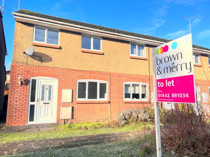 3 Bedroom End Of Terrace House To Rent In Meadowbrook, Tring, HP23