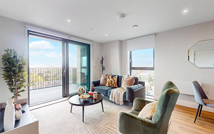 2 Bedroom Apartment To Rent In Carter House, SL6