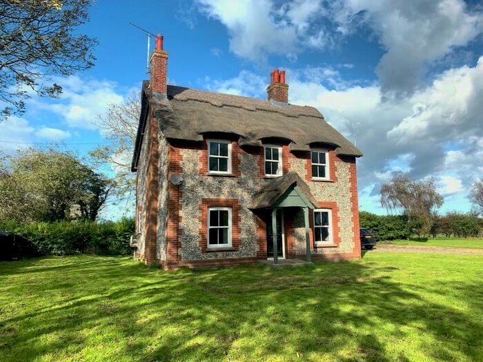 4 Bedroom Detached House To Rent In Sea Palling Road, Horsey, NR29