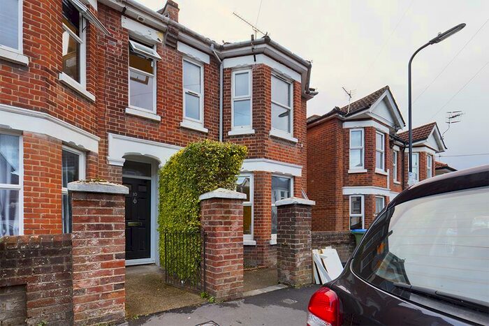 5 Bedroom House To Rent In Burlington Road, Southampton, SO15