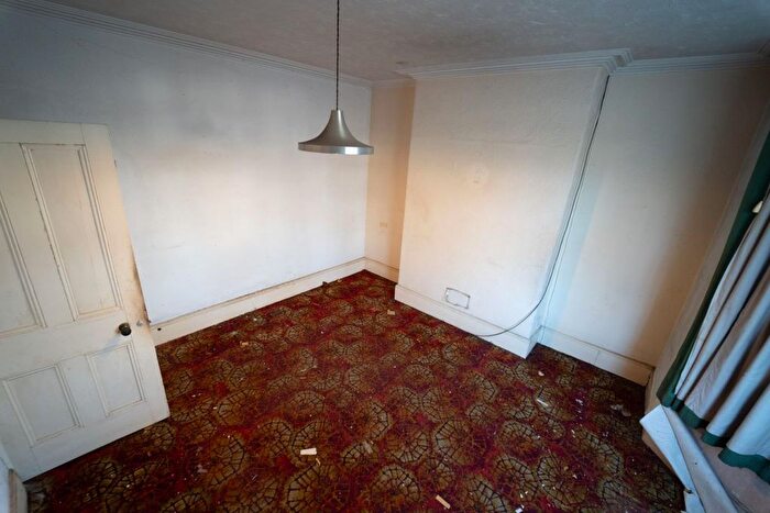 3 Bedroom End Of Terrace House For Sale In Leighswood Road, Aldridge, Walsall, WS9