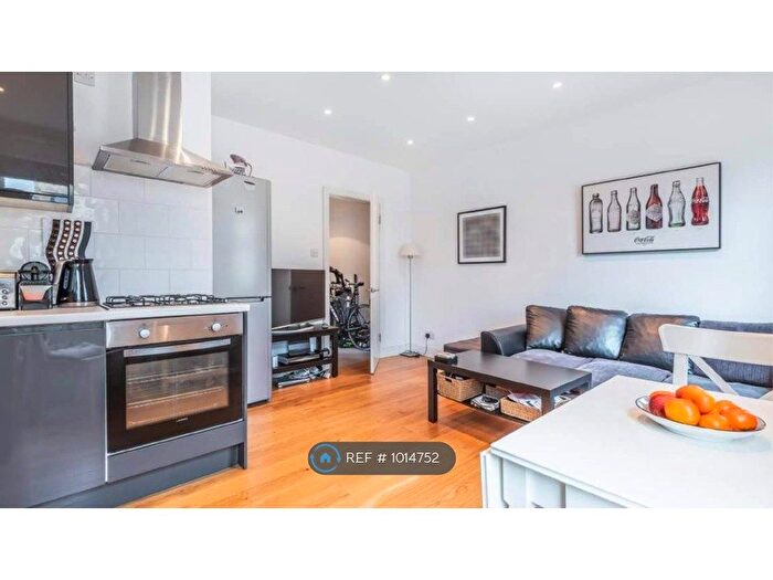 2 Bedroom Flat To Rent In Haydons Road, London, SW19