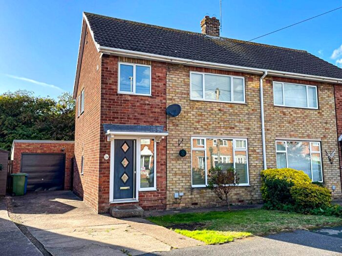 3 Bedroom Semi-Detached House To Rent In Beech Avenue, Bilton, Hull, HU11