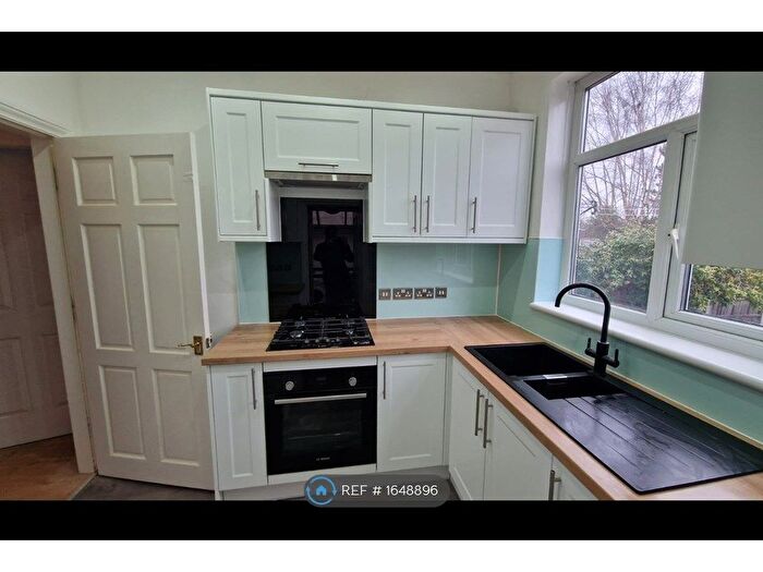 3 Bedroom Semi-Detached House To Rent In Lyndon Road, Solihull, B92