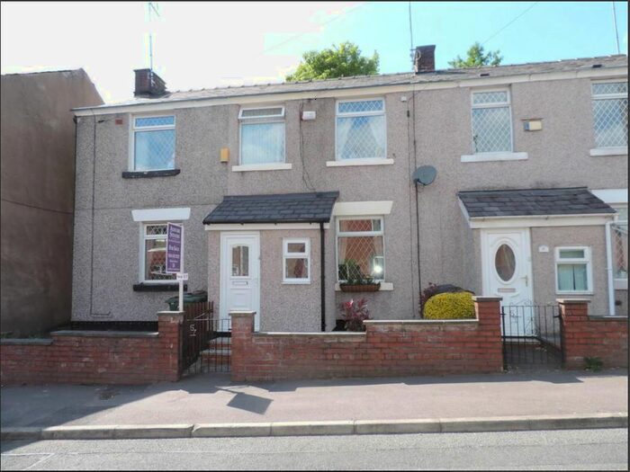 3 Bedroom End Of Terrace House To Rent In Fir Lane, Royton, OL2