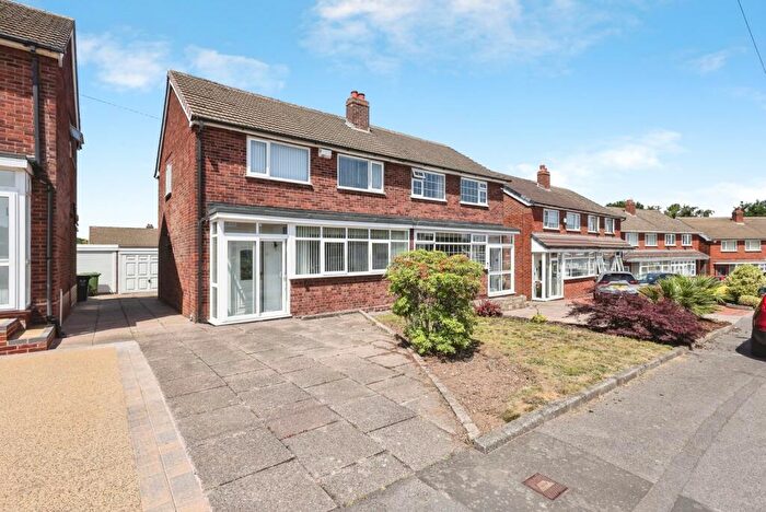 3 Bedroom Semi-Detached House For Sale In Bankside Crescent, Sutton Coldfield, West Midlands, B74