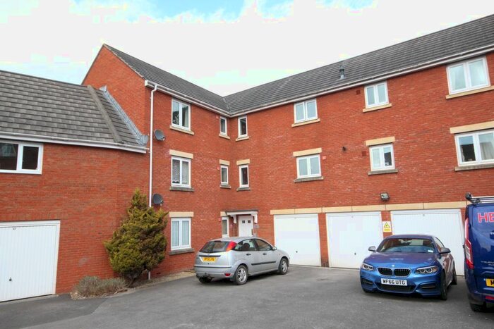 2 Bedroom Flat To Rent In Crusader Close, Bridgwater, TA6