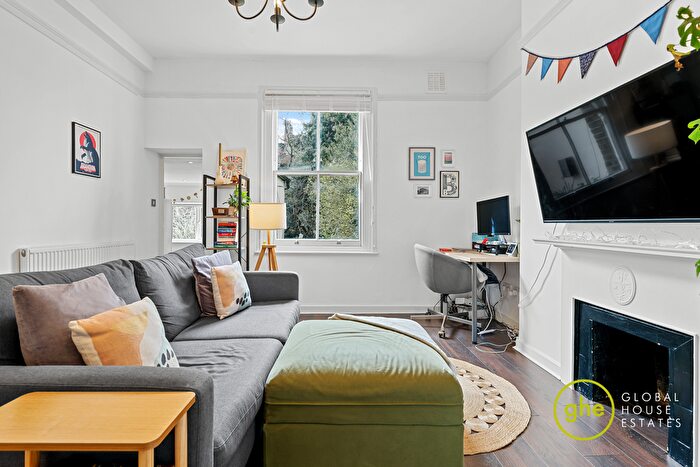 1 Bedroom Flat For Sale In Gipsy Hill, Crystal Palace, London, SE19