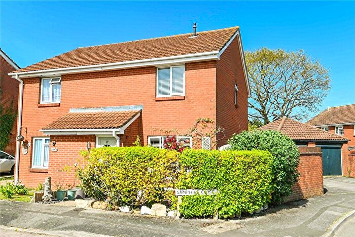 3 Bedroom Semi Detached House For Sale In Samphire Close, Lymington, SO41