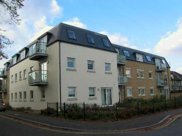 2 Bedroom Apartment To Rent In Mornington Road, Woodford Green, IG8