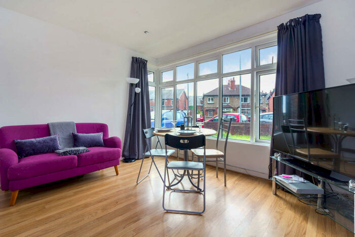 5 Bedroom House To Rent In St Annes Drive, Leeds, LS4