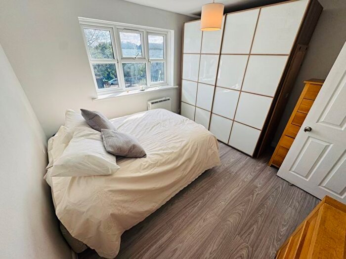 1 Bedroom Flat For Sale In Horse Shoe Crescent, Northolt, UB5