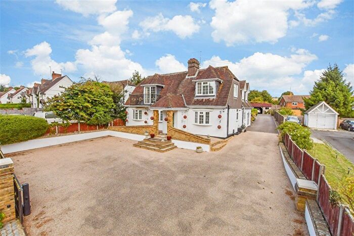 4 Bedroom Chalet For Sale In Maidstone Road, Lenham, Maidstone, Kent, ME17