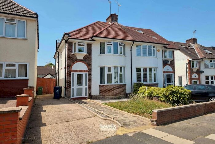 4 Bedroom Detached House To Rent In Cleveland Road, Ealing, W13