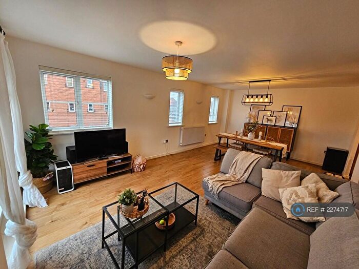 2 Bedroom Flat To Rent In Nottingham, Nottingham, NG5